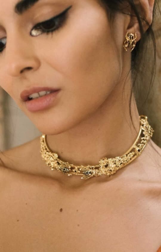 Producto Carolina Curado choker dourado vespas