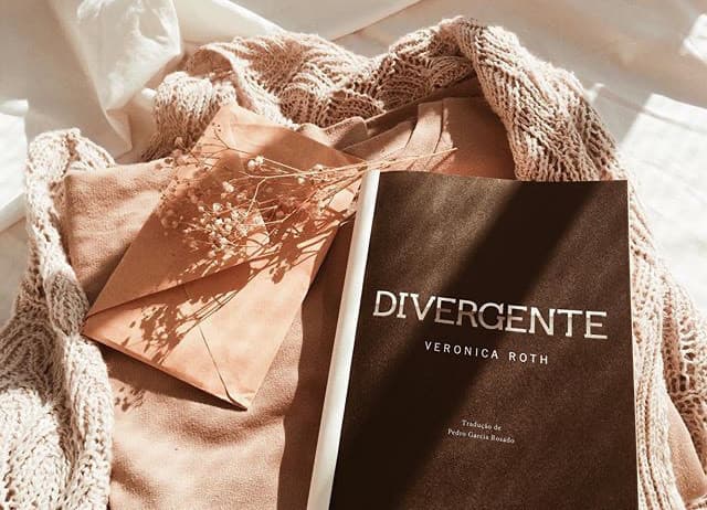 Book “Divergente” de Veronica Roth