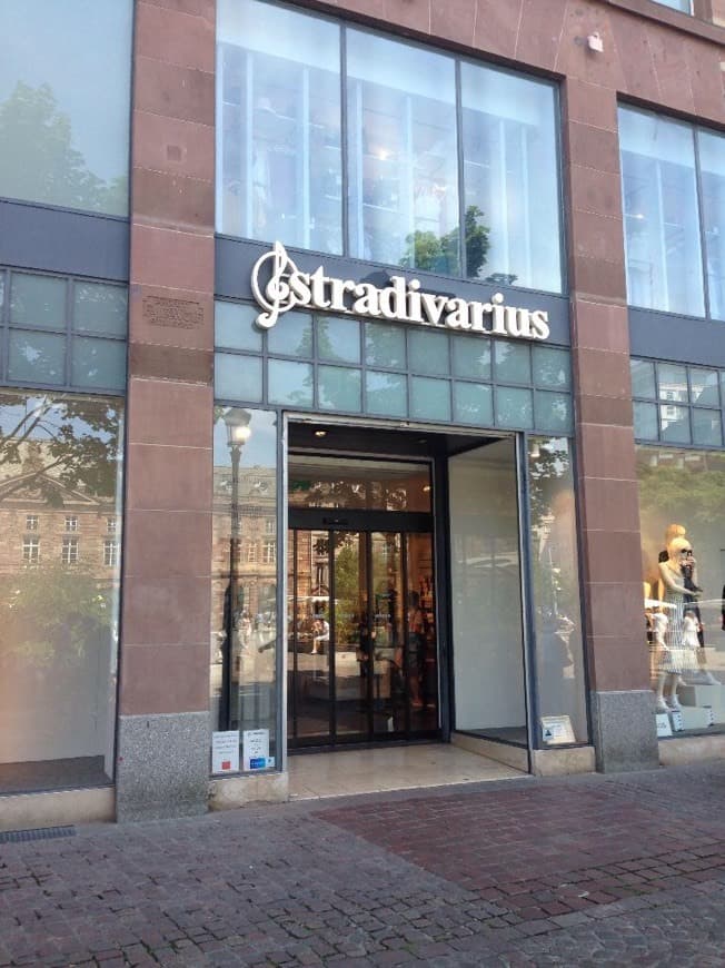 Moda Stradivarius 