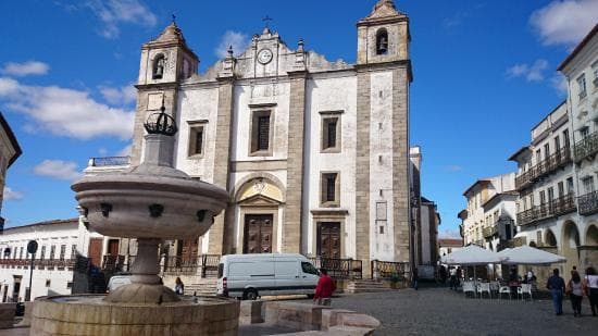 Place Igreja de Santo Antão