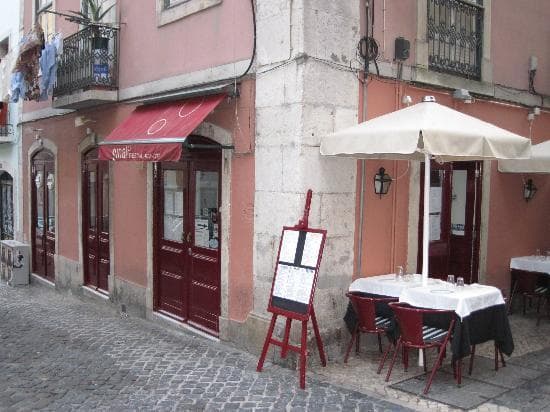 Restaurants Sinal Vermelho-Actividades Hoteleiras De Marques & Abreu, Lda