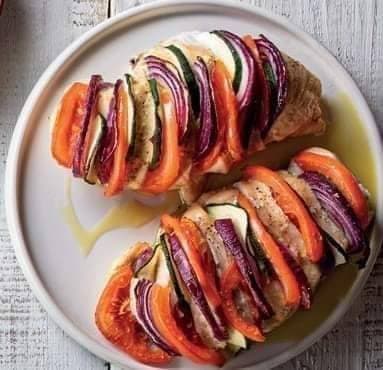 Moda Sugestão para almoço ou jantar
Peito de frango guarnecido 