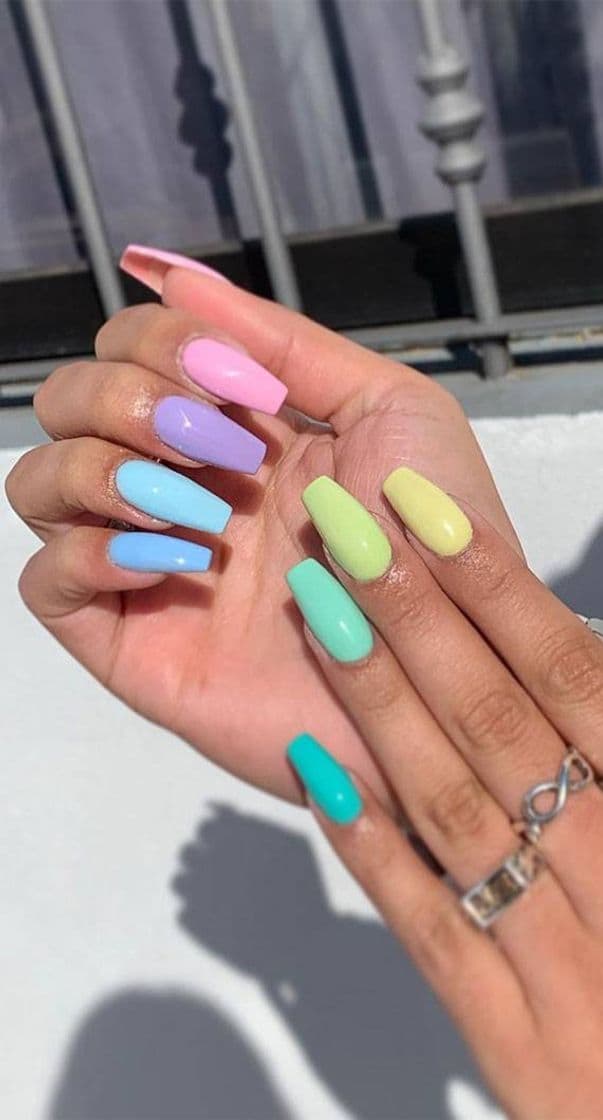 Moda Rainbow Nails