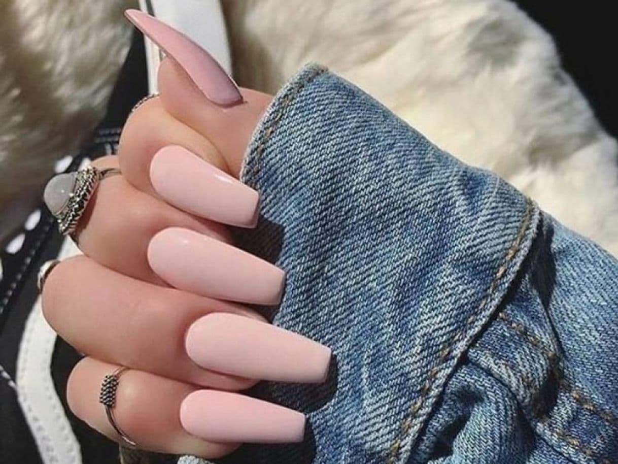 Moda Pink nails 