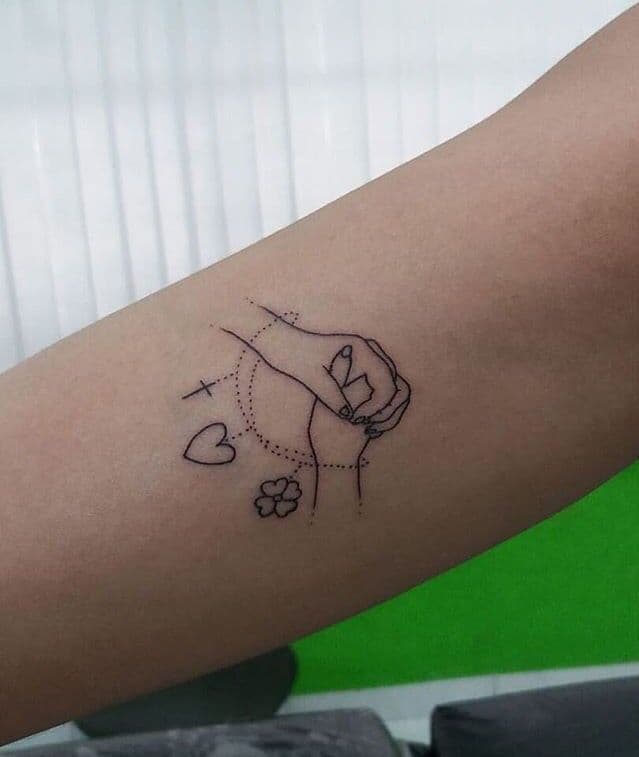 Moda Tatuagens simples mas com grande significado 