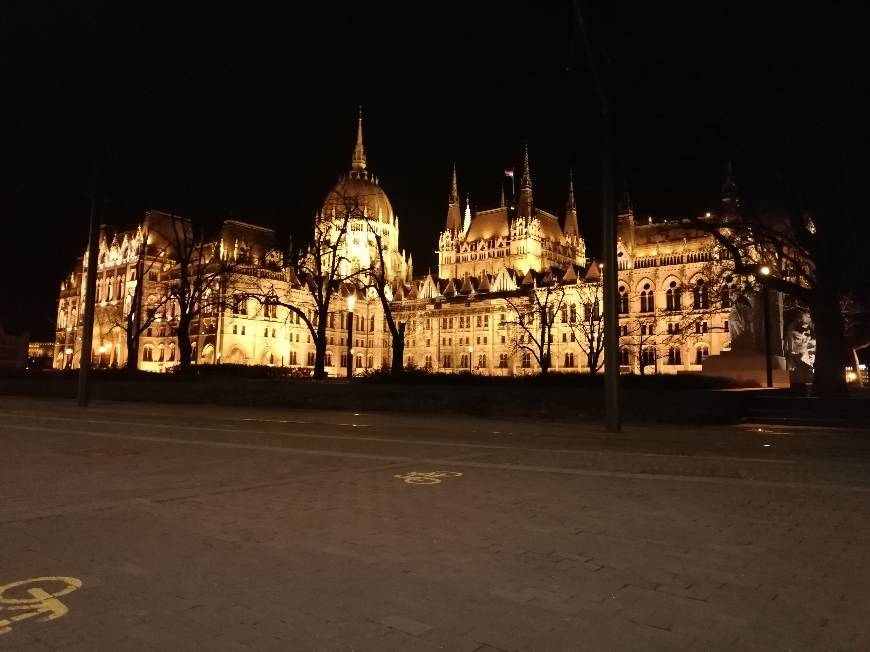 Place Parlamento De Budapeste