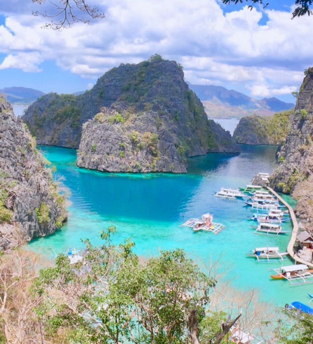 Lugar Kayangan Lake