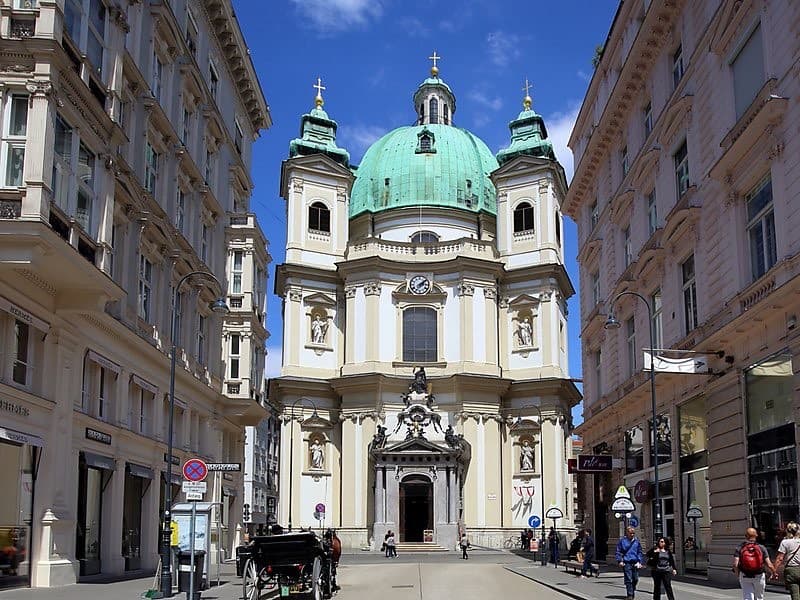 Lugar Iglesia Católica de San Pedro