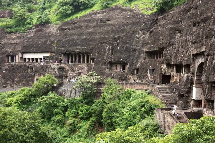 Lugar Grutas de Ajanta