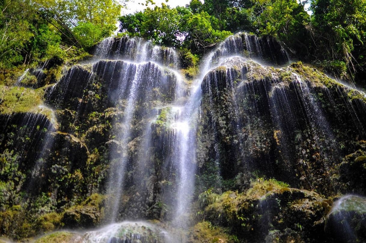 Lugar Tumalog Falls