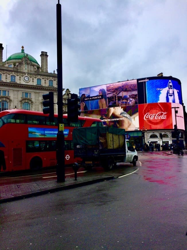 Lugar Piccadilly Circus