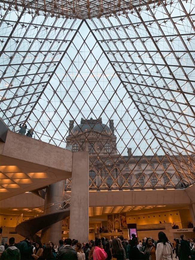 Place Museo del Louvre