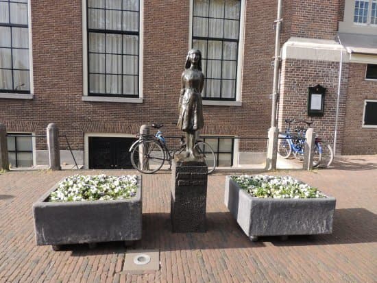 Lugar Estátua Anne Frank