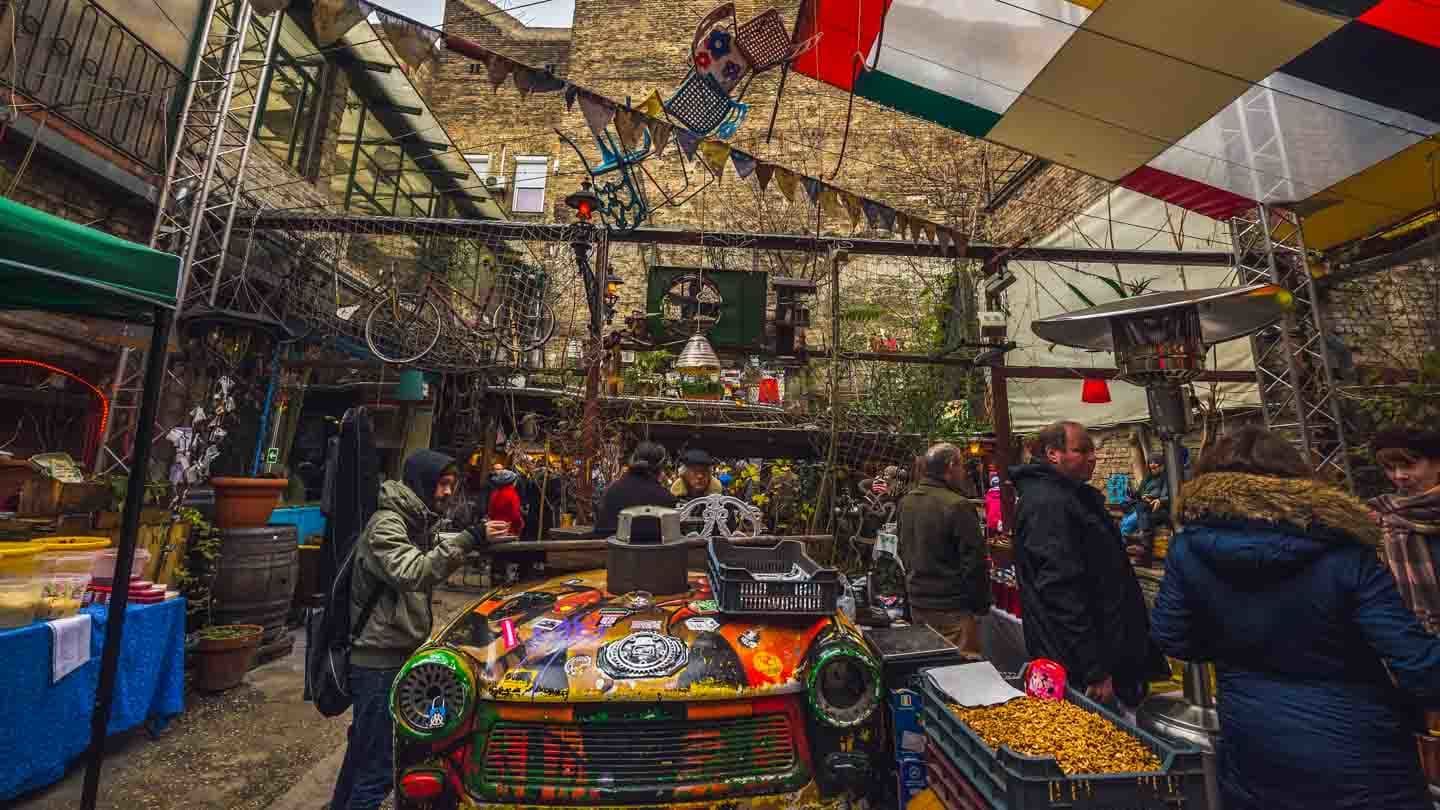 Place Szimpla Sunday Farmers' Market