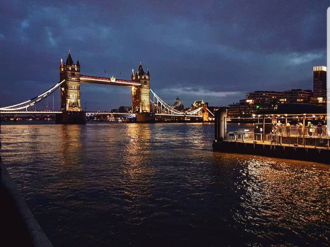 Place Tower Bridge