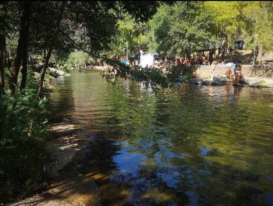 Lugar Praia Fluvial do Penedo Furado