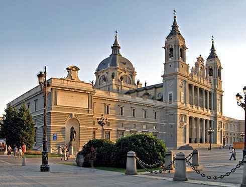 Place Almudena Cathedral