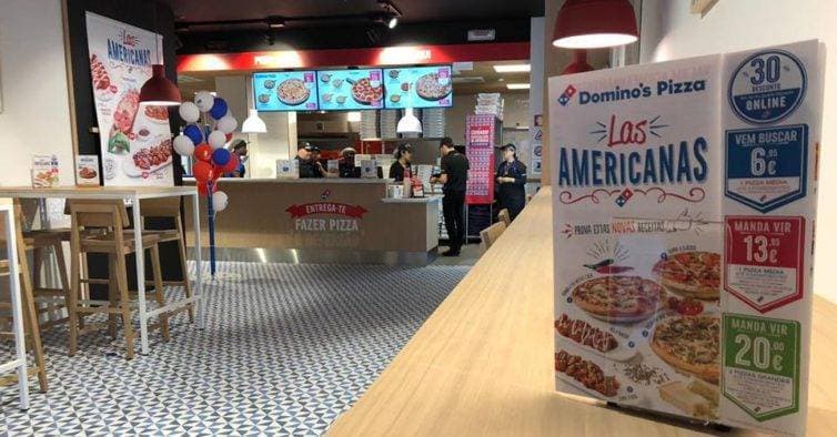 Fashion Domino's Pizza