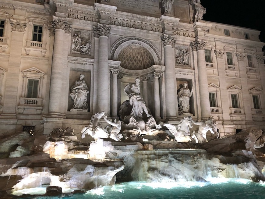 Lugar Fontana di Trevi