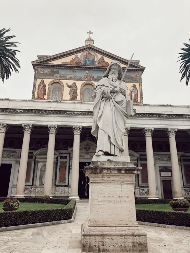 Lugar Basilica San Paolo