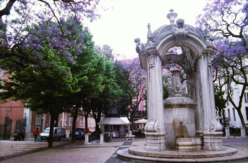 Lugar Largo do Carmo