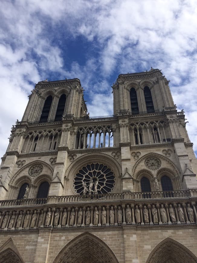 Place Notre Dame