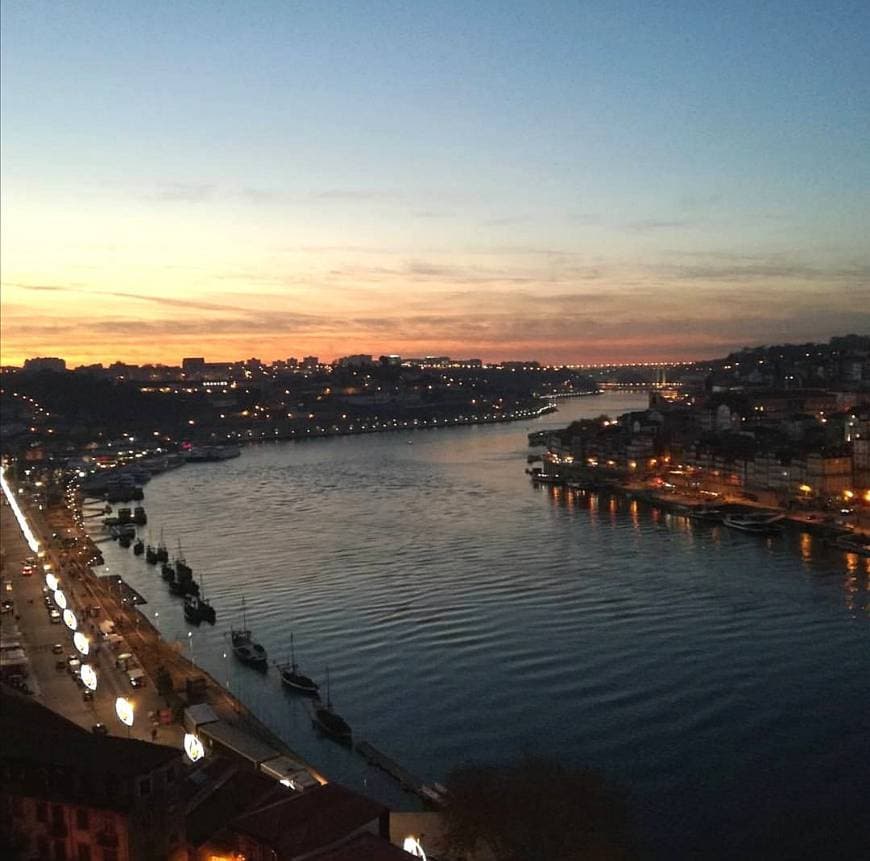 Lugar Ribeira do Porto