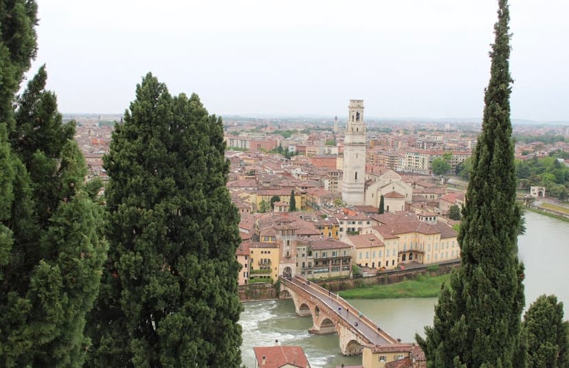 Place Castel San Pietro