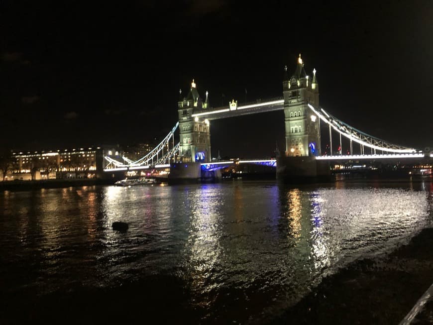 Place Tower Bridge