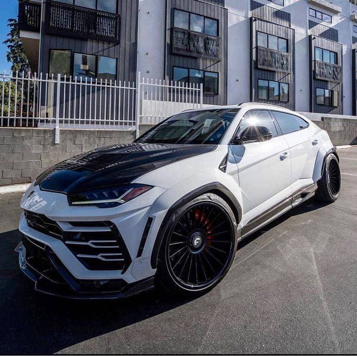 Fashion Lamborghini Urus🖤💗