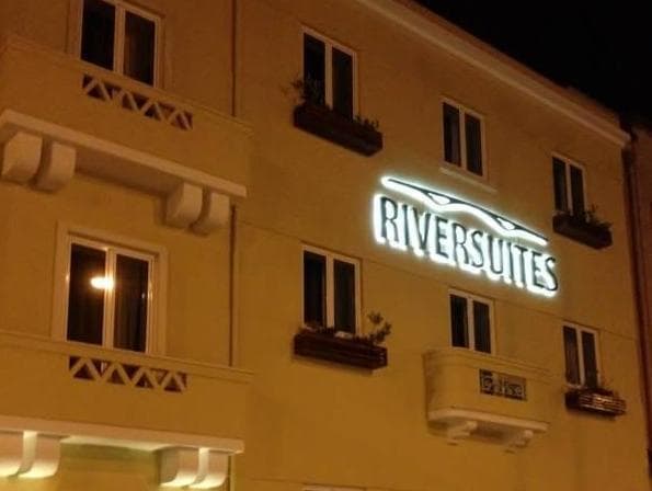 Place Riversuites