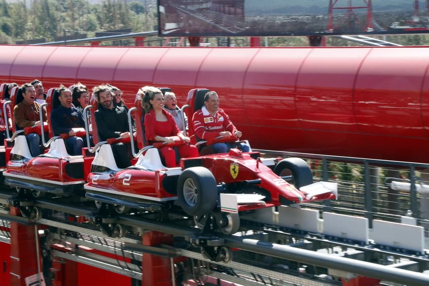 Lugar Parking Ferrari Land