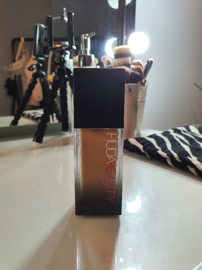 Beauty Base de maquillaje «Faux Filter» de Huda Beauty