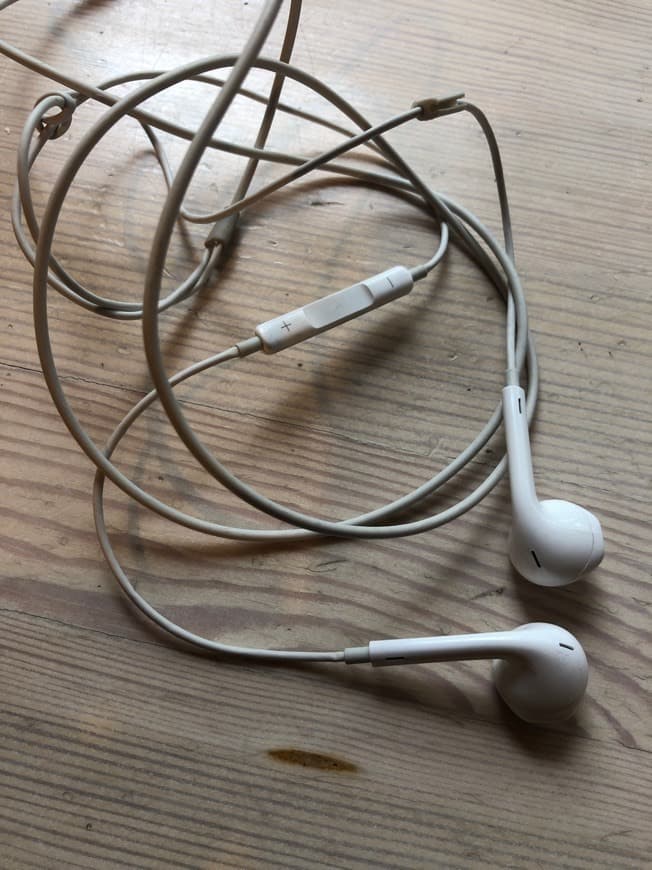 Electronic Apple EarPods con conector Lightning