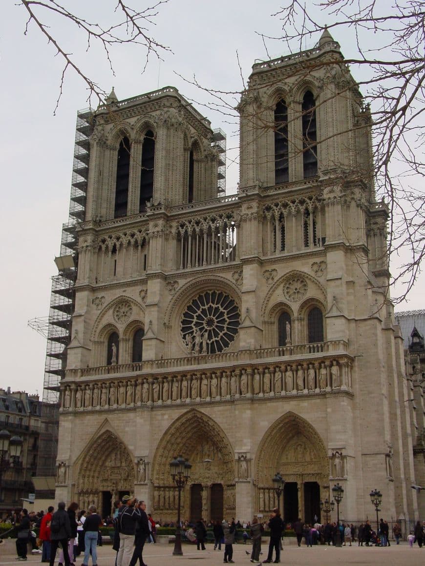 Place Notre Dame