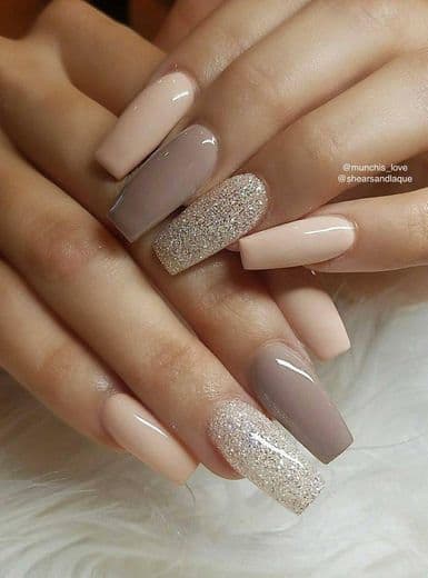 Moda Nails