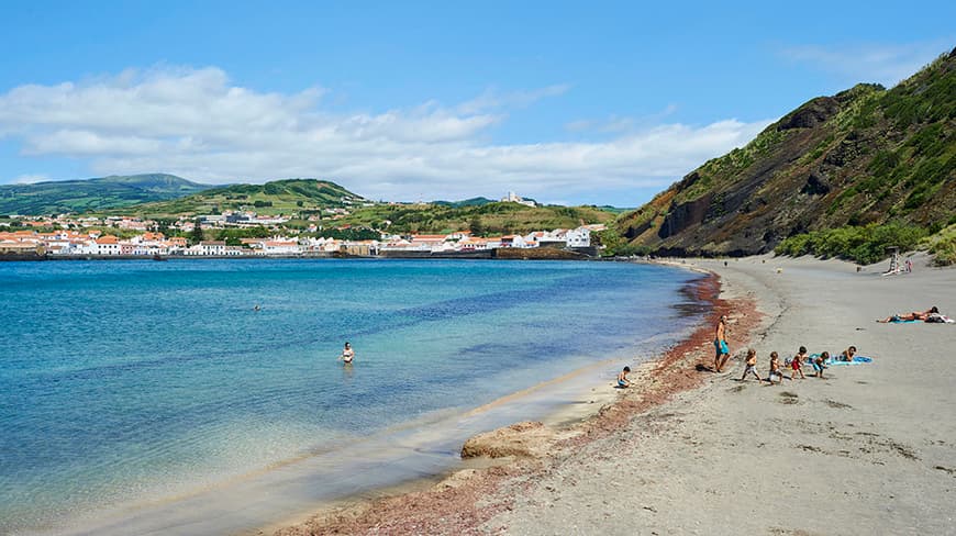 Place Praia do Porto Pim