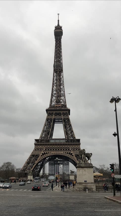 Place Eiffel Tower