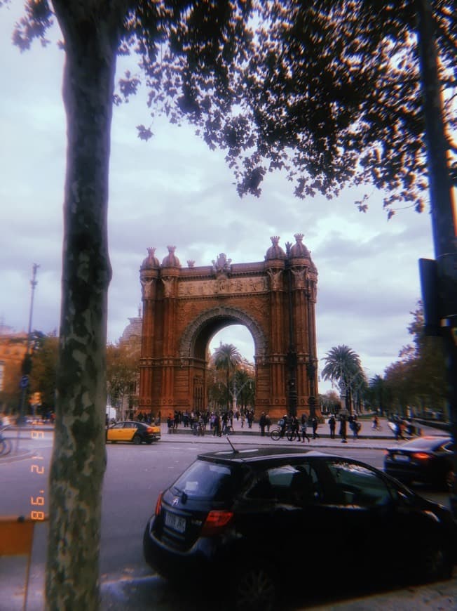 Place Arc de Triomf