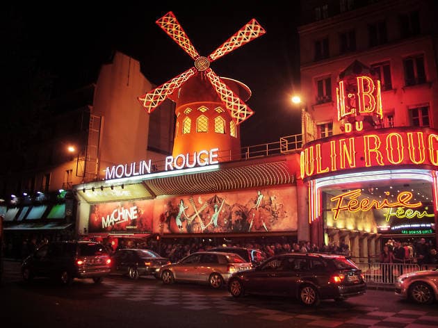 Place Moulin Rouge