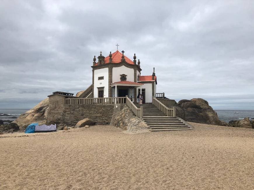 Lugar Capela do Senhor da Pedra - Miramar