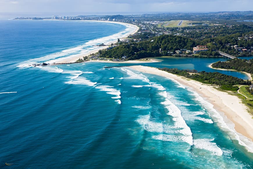 Place Currumbin Beach