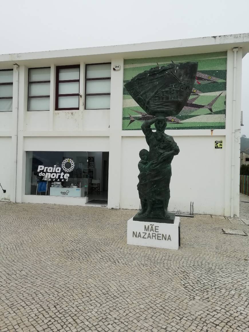 Place Praia da Nazaré