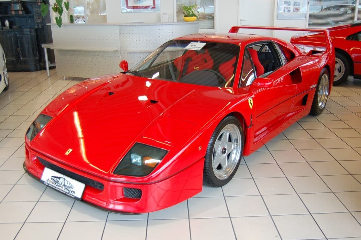 Moda Ferrari F40 - Wikipedia