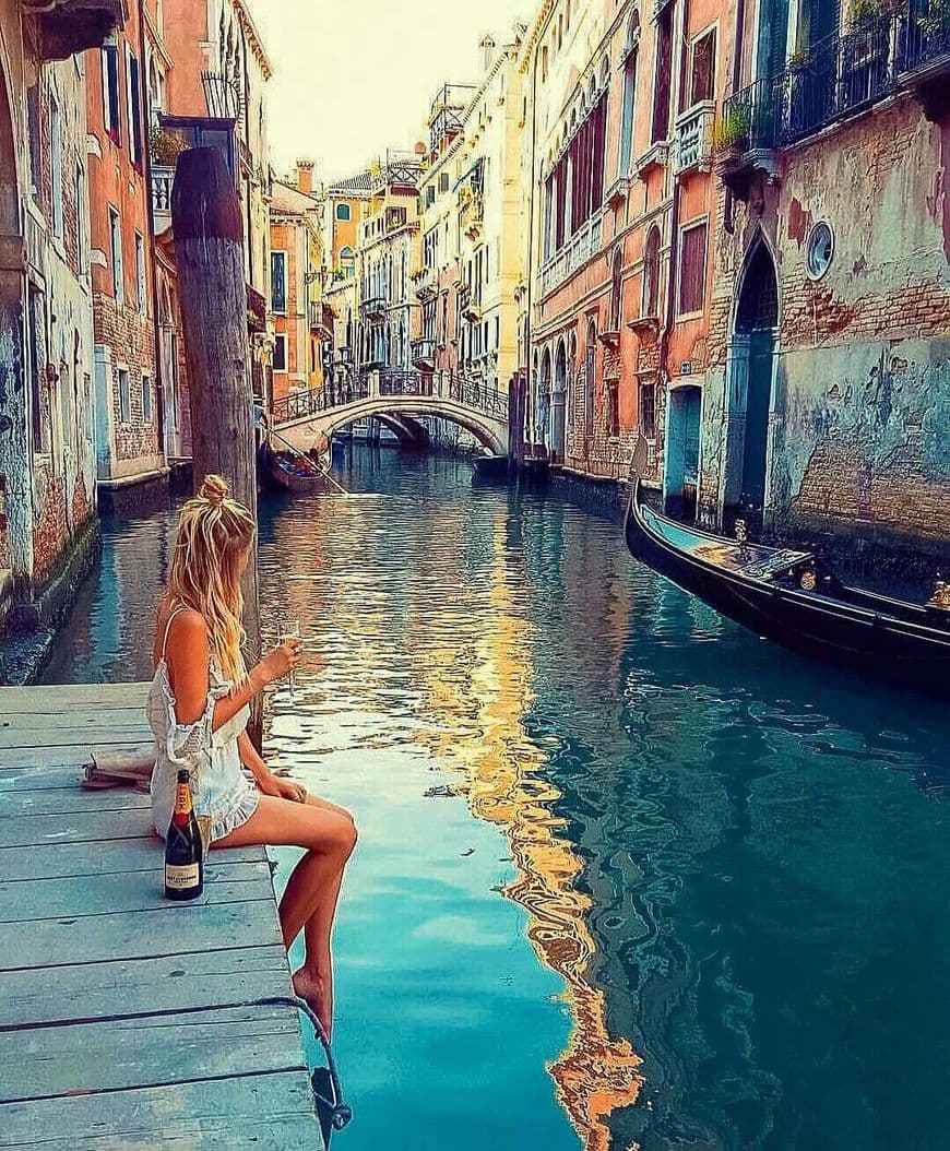 Place Venecia