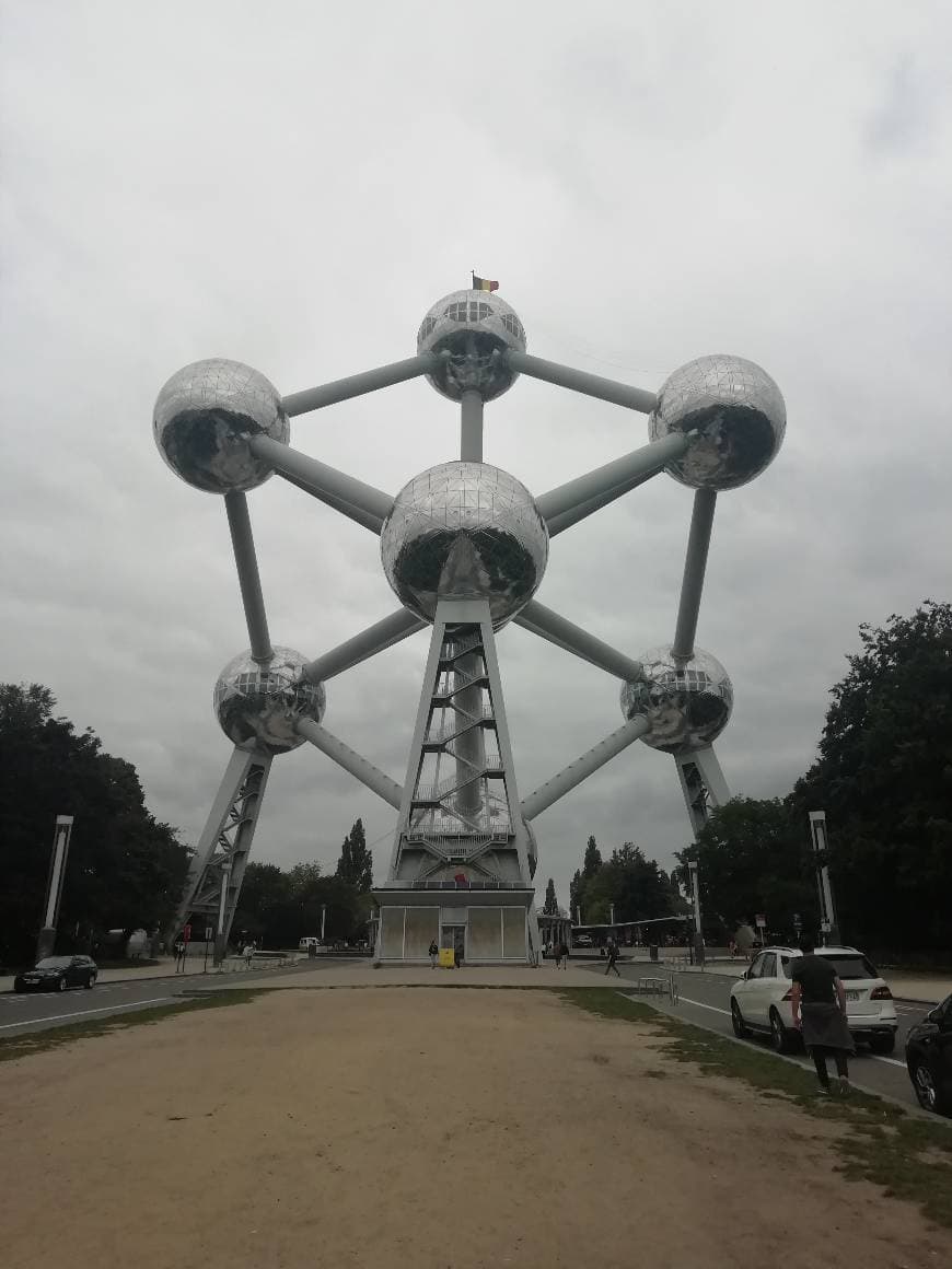 Place Atomium