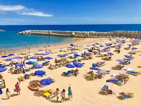 Place Praia da Calheta