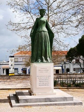 Place Estátua da Rainha Dona Leonor