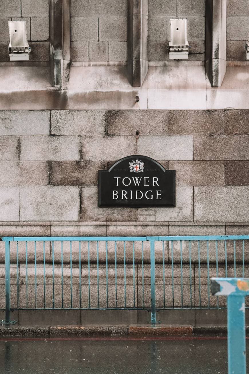 Place Tower Bridge