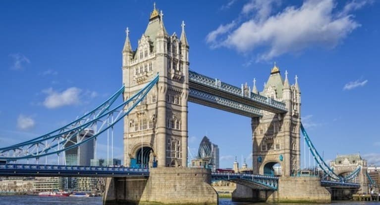 Place Tower Bridge